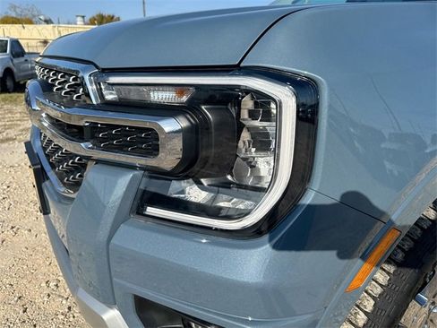 Certified 2025 Ford Ranger XLT w/ Chrome Accent Package image 37