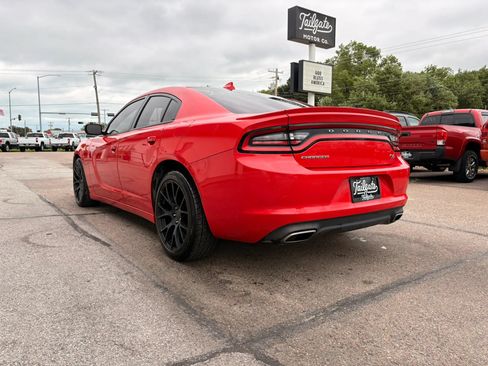 Used 2016 Dodge Charger R/T RWD image 5