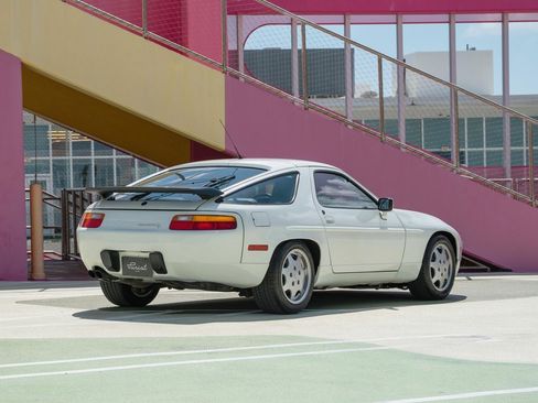 Used 1991 Porsche 928 GT image 6