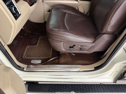 Used 2017 RAM 1500 Laramie Longhorn image 45