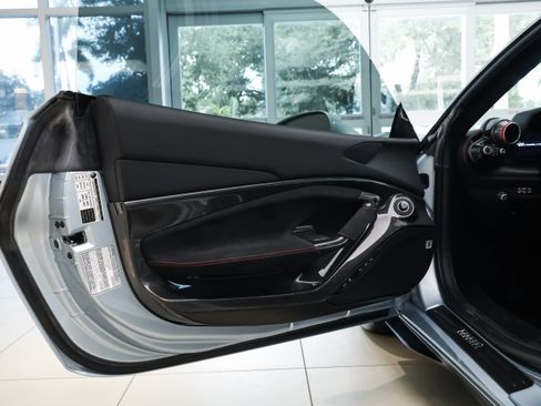 Used 2021 Ferrari F8 Tributo RWD image 10