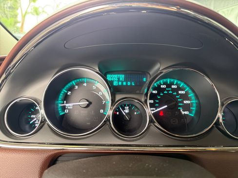 Used 2013 Buick Enclave Premium image 24