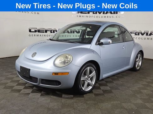 Used 2010 Volkswagen Beetle Coupe image 1