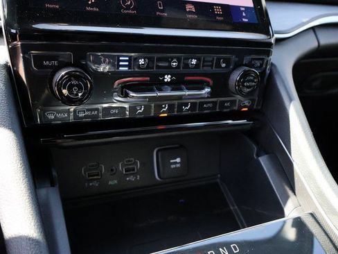 New 2025 Jeep Grand Cherokee L Limited w/ Luxury Tech Group II image 37