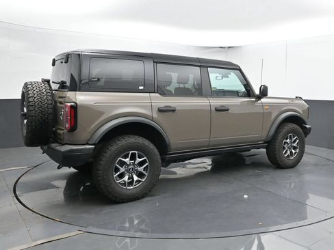 Used 2025 Ford Bronco Badlands AWD/4WD image 3