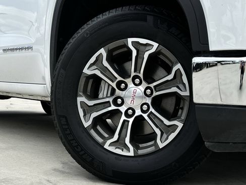Used 2025 GMC Sierra 1500 SLT RWD image 11