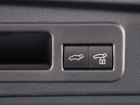 Used 2025 Toyota 4Runner TRD Off-Road Premium AWD/4WD image 31
