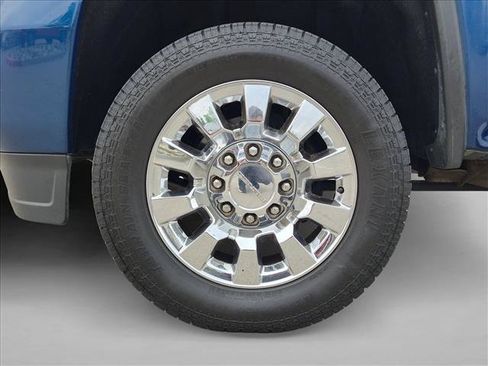 Used 2016 GMC Sierra 2500 Denali w/ Duramax Plus Package AWD/4WD image 24