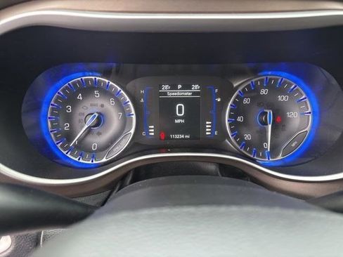 Used 2020 Chrysler Voyager Lxi image 15