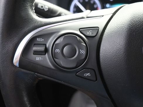 Used 2018 Buick Enclave Essence image 32