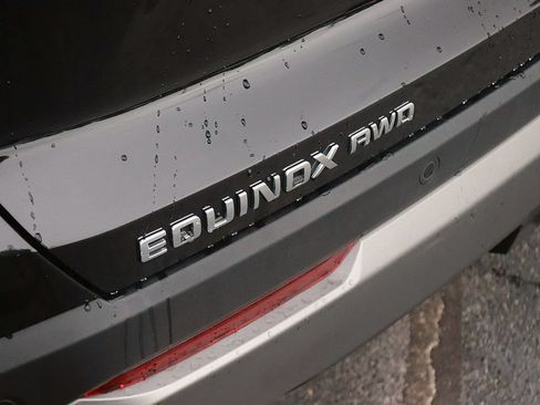 Used 2025 Chevrolet Equinox LT AWD/4WD image 8