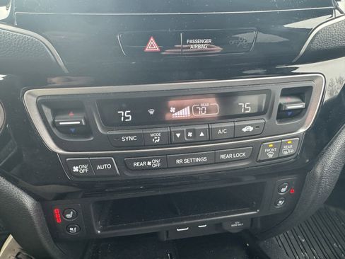 Used 2025 Honda Passport Black Edition image 23