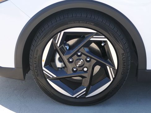 Used 2025 Kia K4 EX image 10