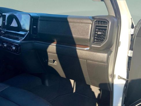 Used 2024 GMC Sierra 1500 SLT image 14