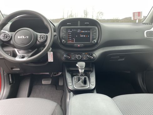 Used 2022 Kia Soul LX FWD image 14