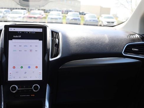 Used 2022 Ford Edge Titanium image 23