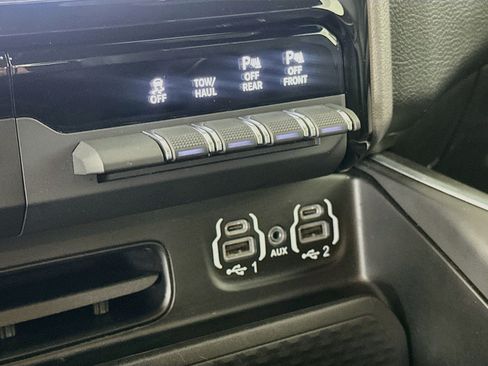 Used 2023 RAM 1500 Big Horn AWD/4WD image 25