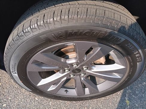 Used 2023 Ford Explorer XLT w/ Equipment Group 202A AWD/4WD image 33