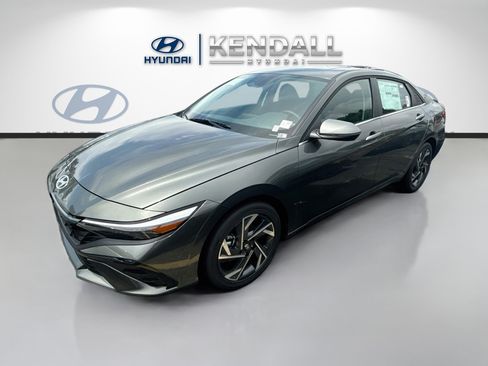 New 2026 Hyundai Elantra Limited FWD image 3