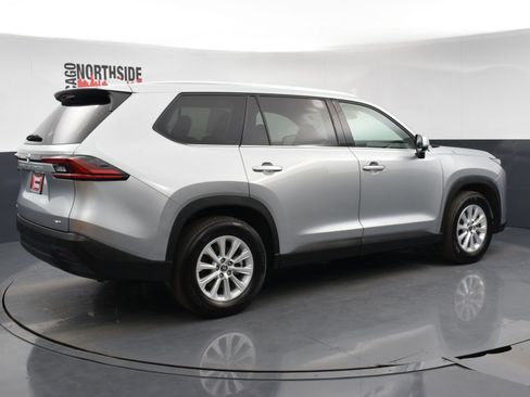 Used 2025 Toyota Grand Highlander AWD image 4