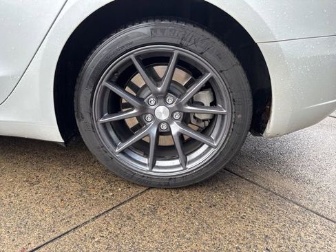 Used 2023 Tesla Model 3 Standard Range image 11