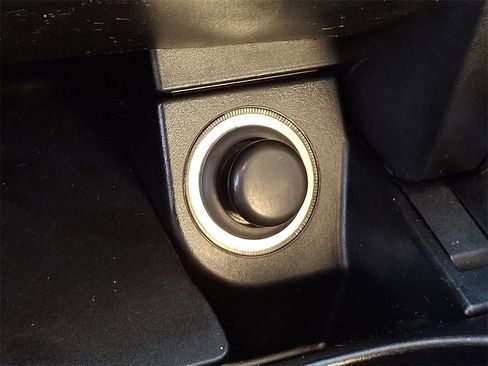 Used 2018 Mercedes-Benz C 300 4MATIC Sedan image 25