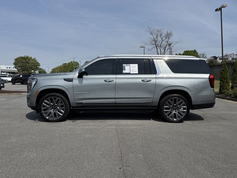 Used 2025 GMC Yukon XL Denali Ultimate image 7