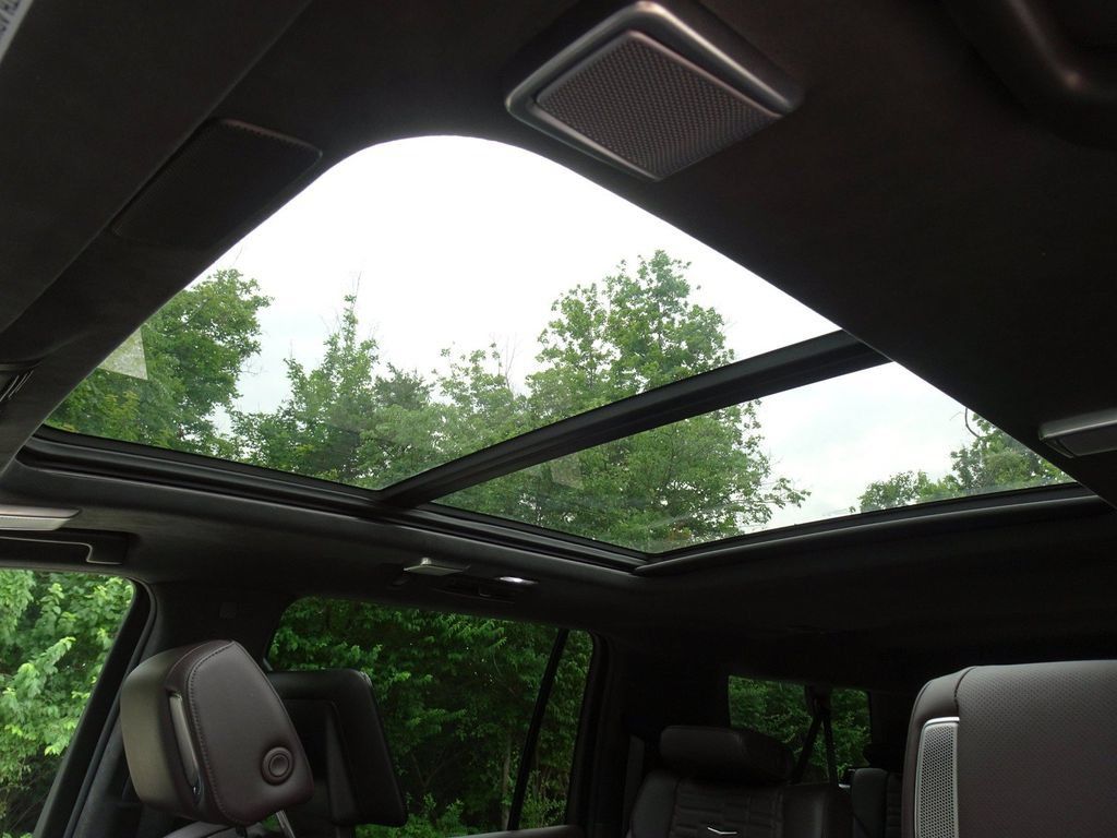 Certified 2023 Cadillac Escalade ESV Sport Platinum w/ LPO, ONYX Package AWD/4WD image 9