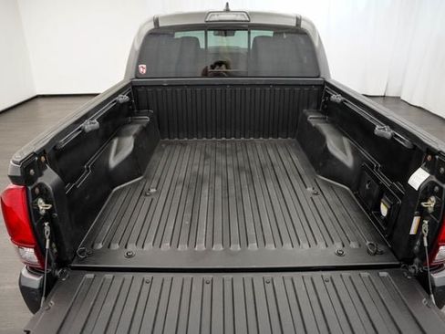 Used 2019 Toyota Tacoma TRD Sport w/ Technology Package RWD image 40