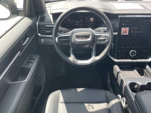 Used 2026 GMC Acadia Elevation w/ Elevation Premium Package FWD image 12