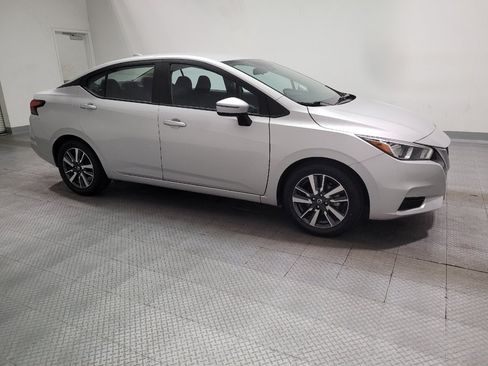 Used 2021 Nissan Versa SV FWD image 11