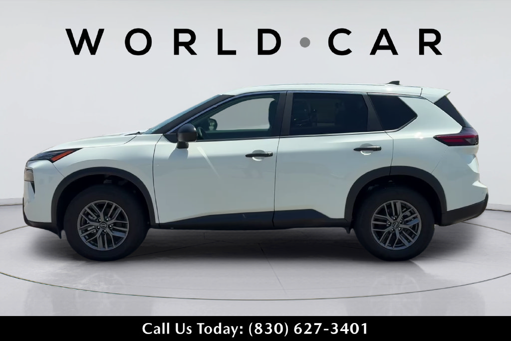 Used 2025 Nissan Rogue S FWD image 11
