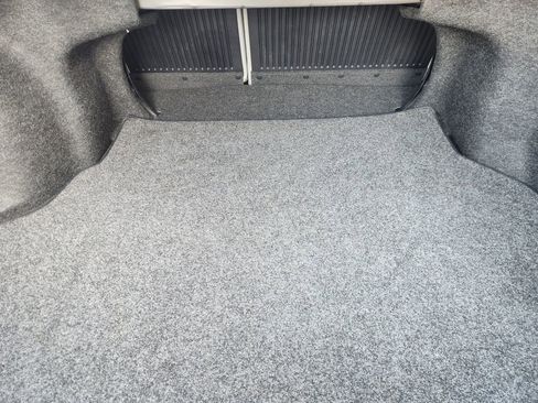 Used 2017 Toyota Camry LE image 32