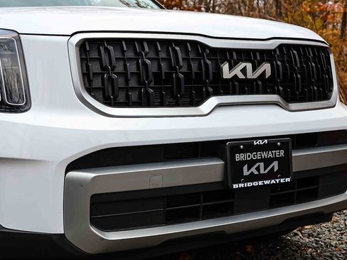 Certified 2023 Kia Telluride EX w/ EX Captain's Chair Package image 29