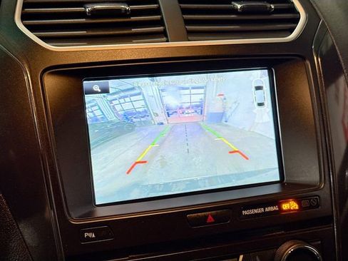 Used 2016 Ford Explorer XLT w/ Equipment Group 202A image 14