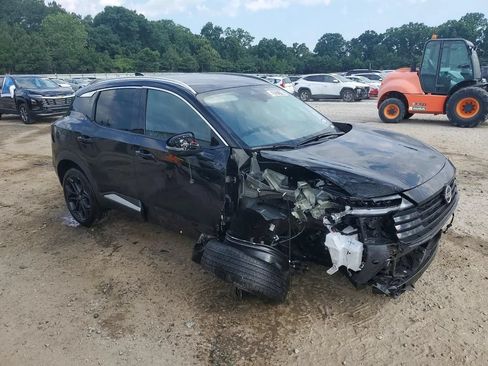 Used 2026 Nissan Kicks SR FWD image 2