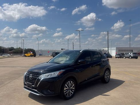 Certified 2023 Nissan Kicks SV FWD image 10
