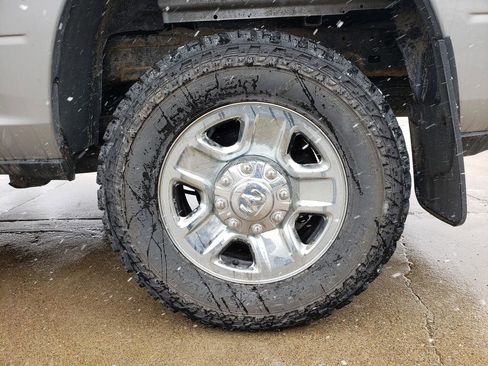 Used 2022 RAM 2500 Tradesman w/ Chrome Appearance Group AWD/4WD image 24