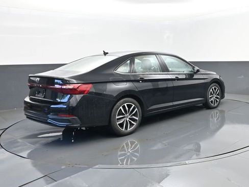 Used 2025 Volkswagen Jetta SE FWD image 21