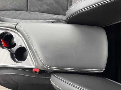 Used 2015 Dodge Challenger SRT Hellcat image 32