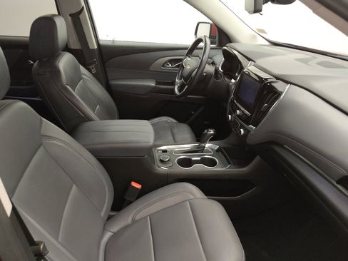Used 2018 Chevrolet Traverse LT FWD image 18