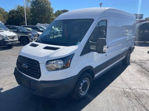 Used 2018 Ford Transit 250 w/RH Sliding Door Medium Roof image 4