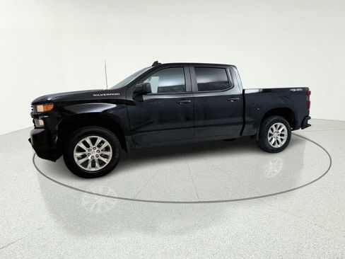 Used 2019 Chevrolet Silverado 1500 Custom w/ Custom Value Package AWD/4WD image 3