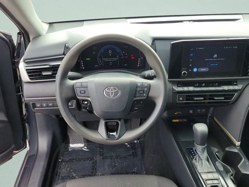 Used 2025 Toyota Camry LE image 23