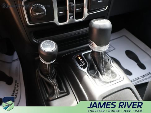 Used 2020 Jeep Wrangler Unlimited Sahara AWD/4WD image 36