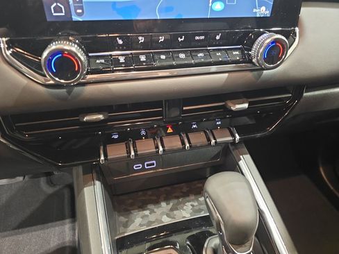 New 2026 GMC Canyon Elevation w/ Convenience Package RWD image 24