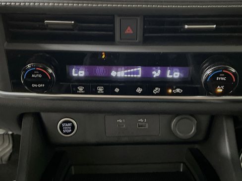 Used 2023 Nissan Rogue SV image 26