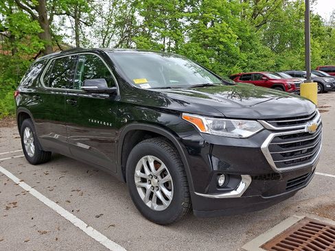 Used 2018 Chevrolet Traverse LT FWD image 1