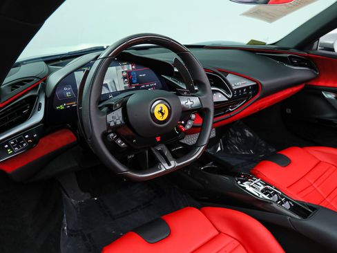 Certified 2025 Ferrari SF90 Spider AWD/4WD image 5