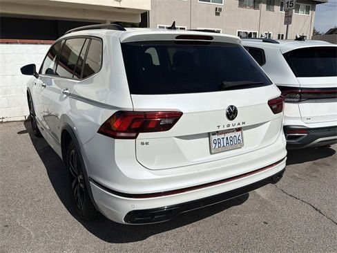 Used 2022 Volkswagen Tiguan SE R-Line image 2